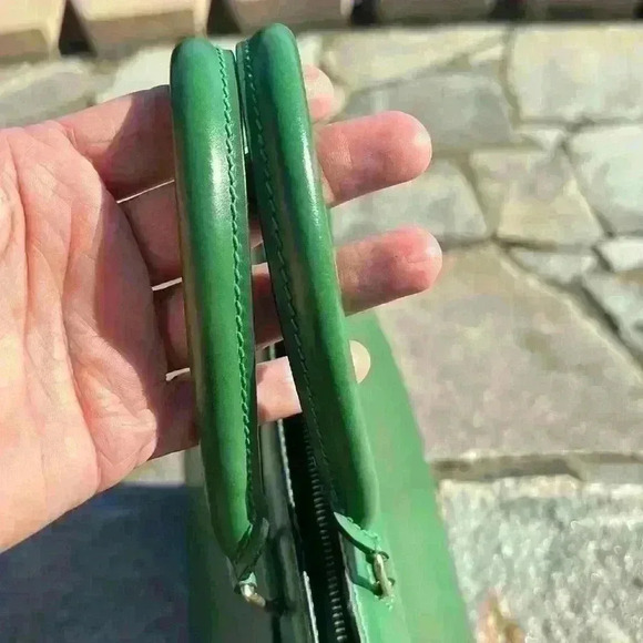 - LOUIS VUITTON LV Logo Riviera Hand Bag Epi Leather Green bundle w/ wallet - Picture 9 of 17